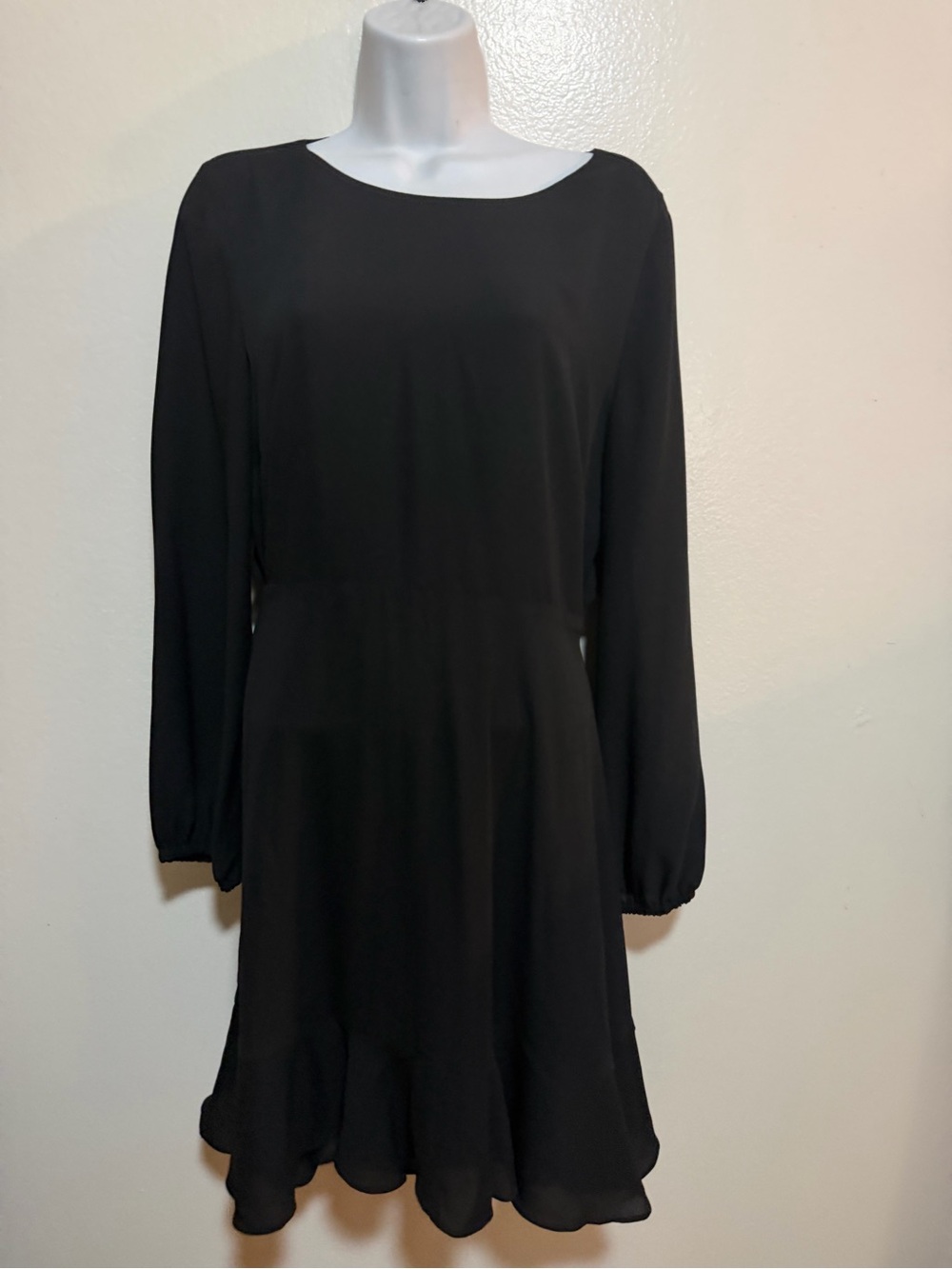 Chelsea28 Black Open-Back Ruffle Mini Dress - Picture 6 of 9